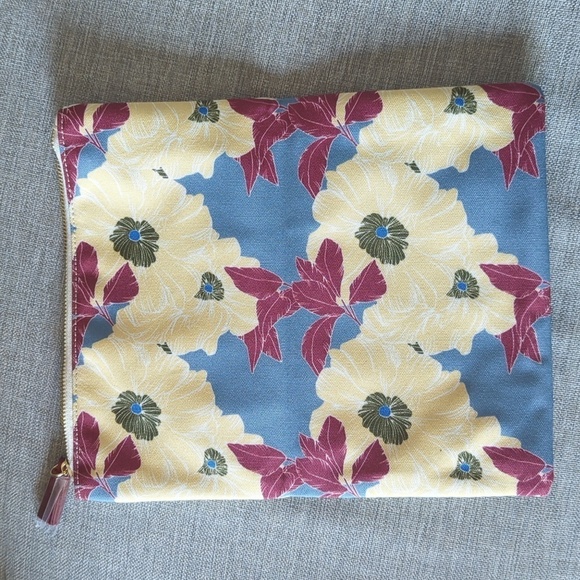 Rachel Pally Leather Trimmed Fold-over Clutch Cream Floral Pattern NWOT - Picture 2 of 14